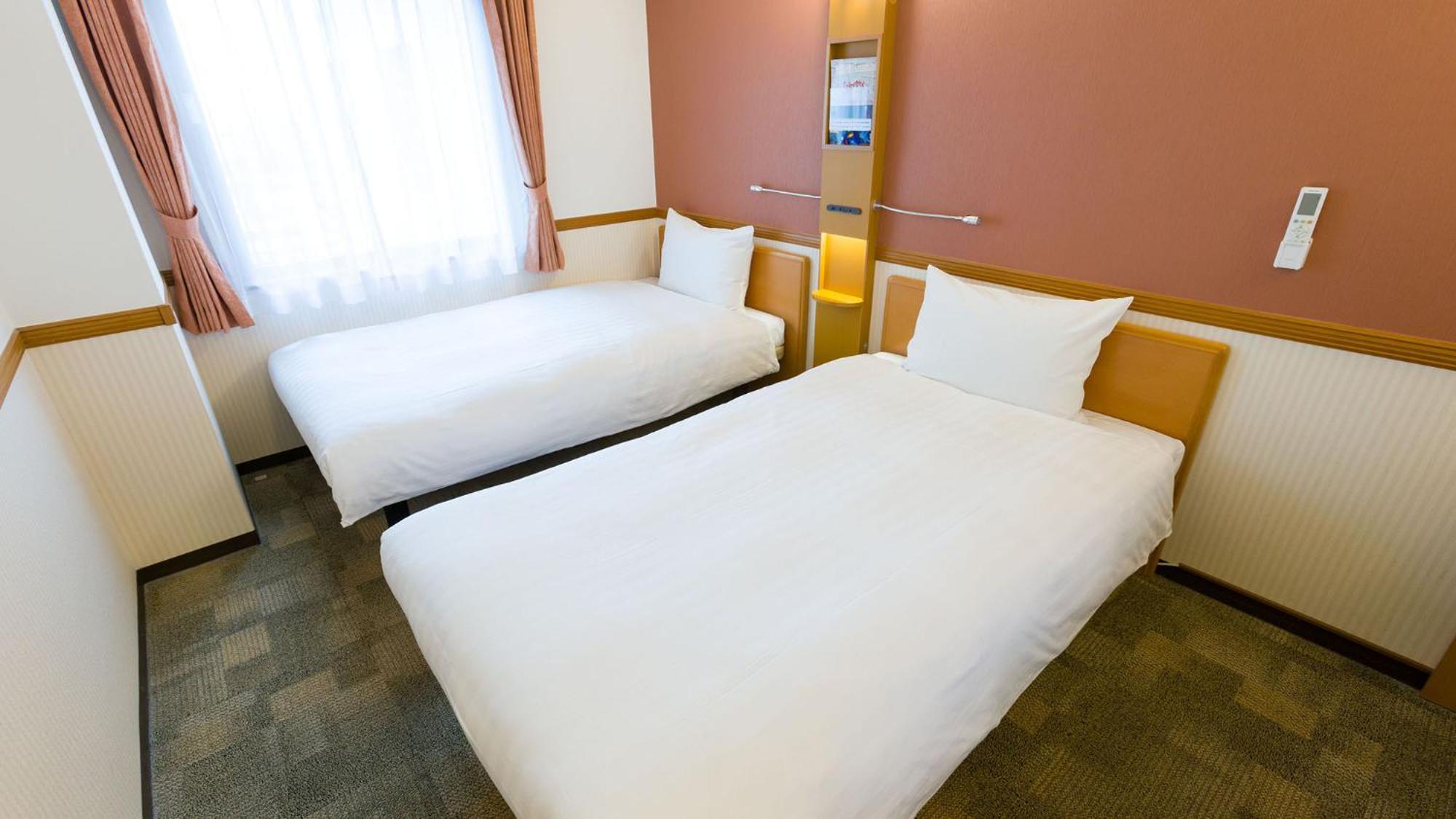 Toyoko Inn Yokohama Sakuragicho Room photo