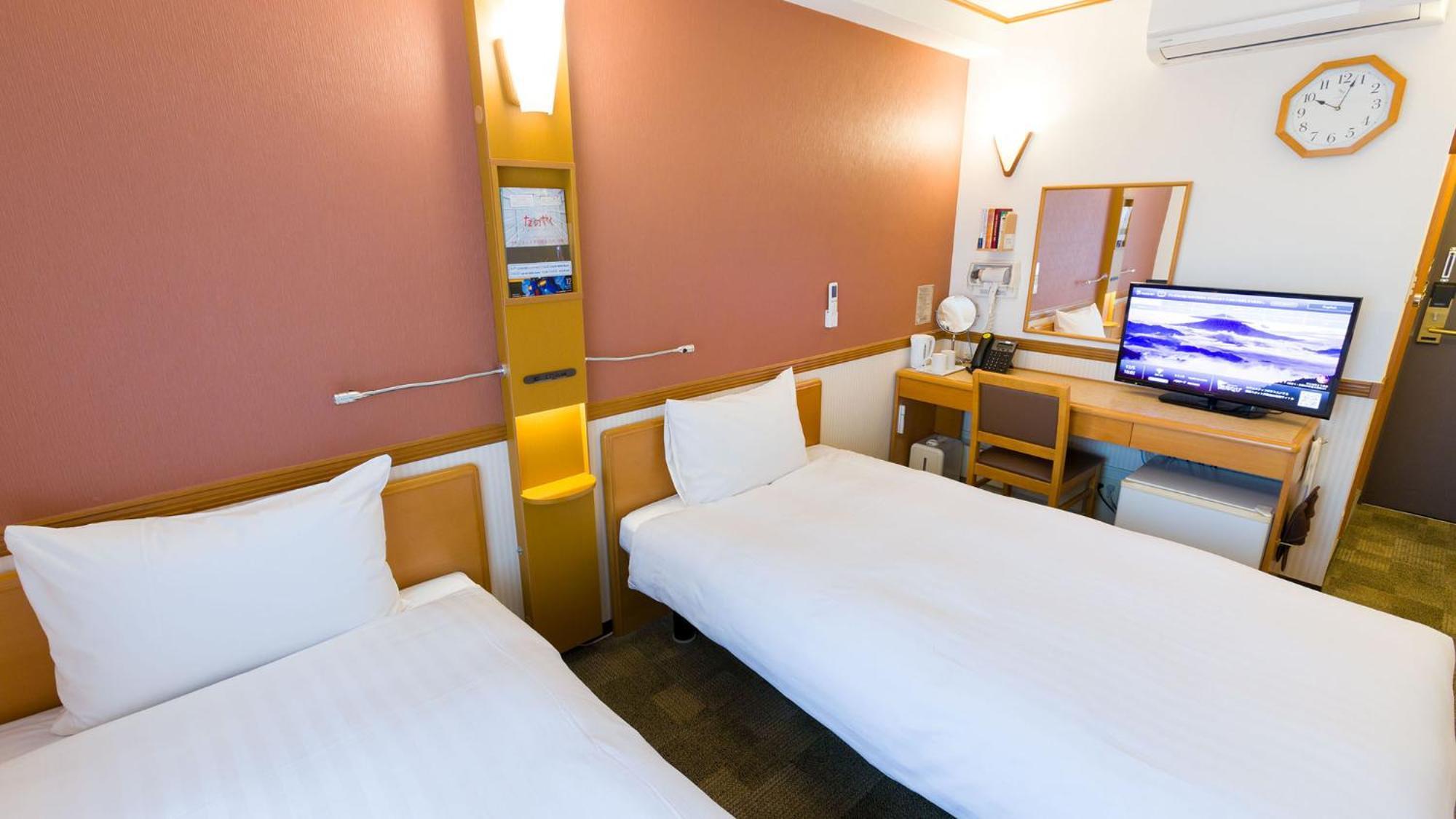 Toyoko Inn Yokohama Sakuragicho Room photo